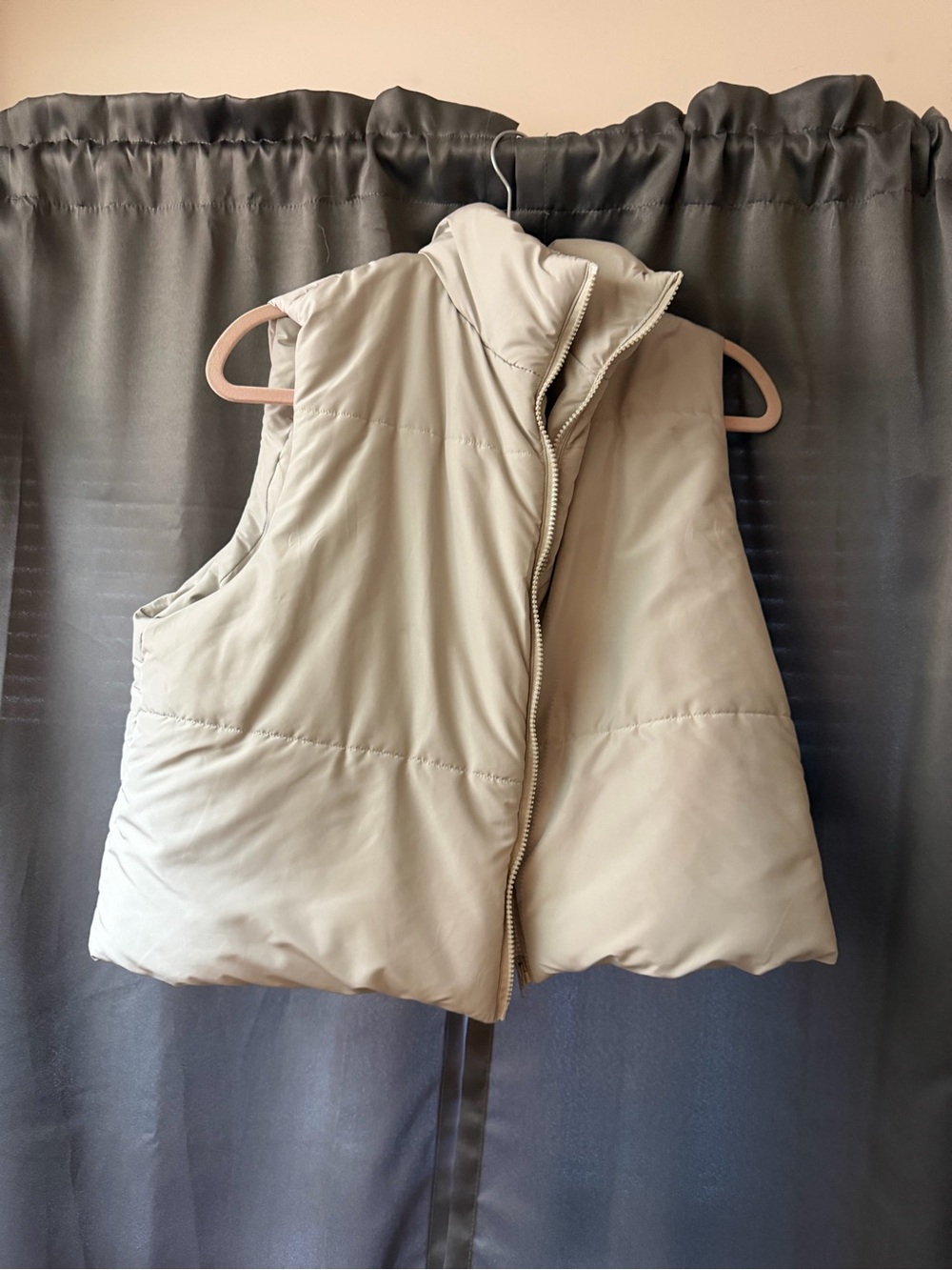 Women’s Puffer Vest Sleeveless Jacket - Cream